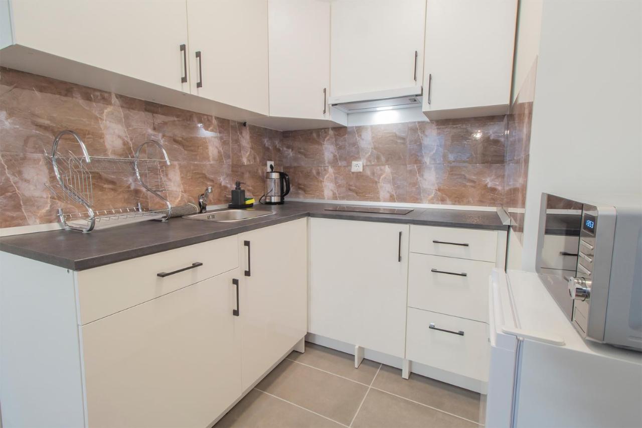 Corvin Modern Suite Budapest Esterno foto