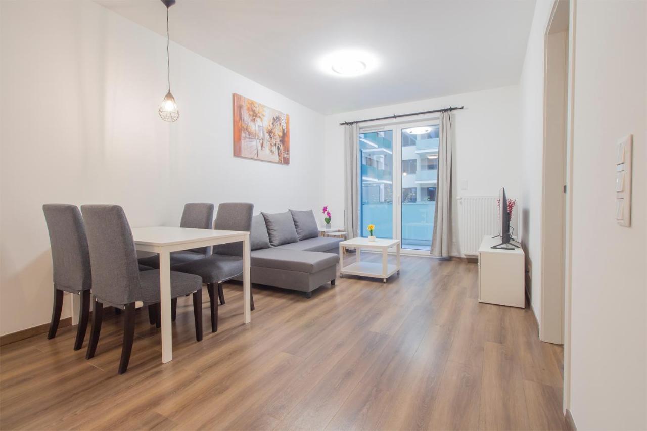 Corvin Modern Suite Budapest Esterno foto