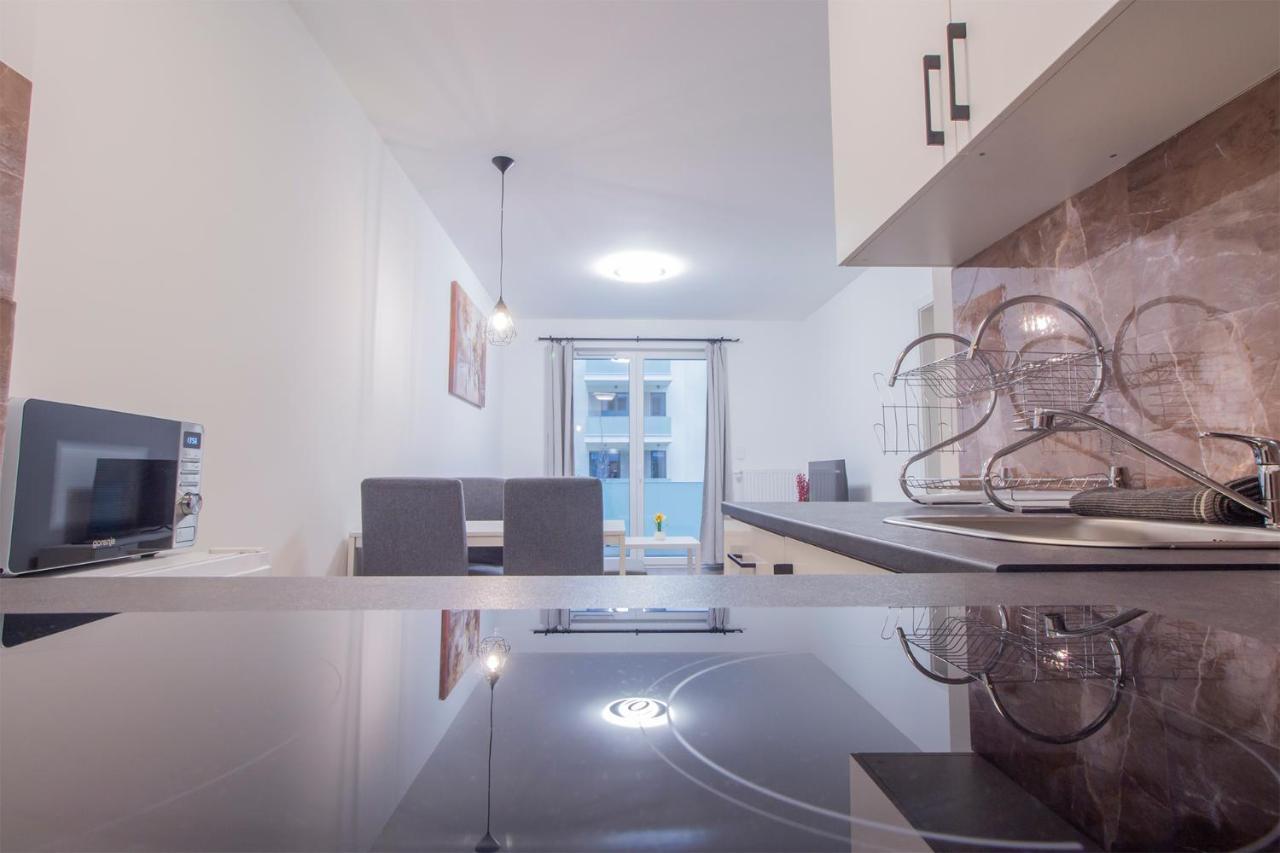 Corvin Modern Suite Budapest Esterno foto