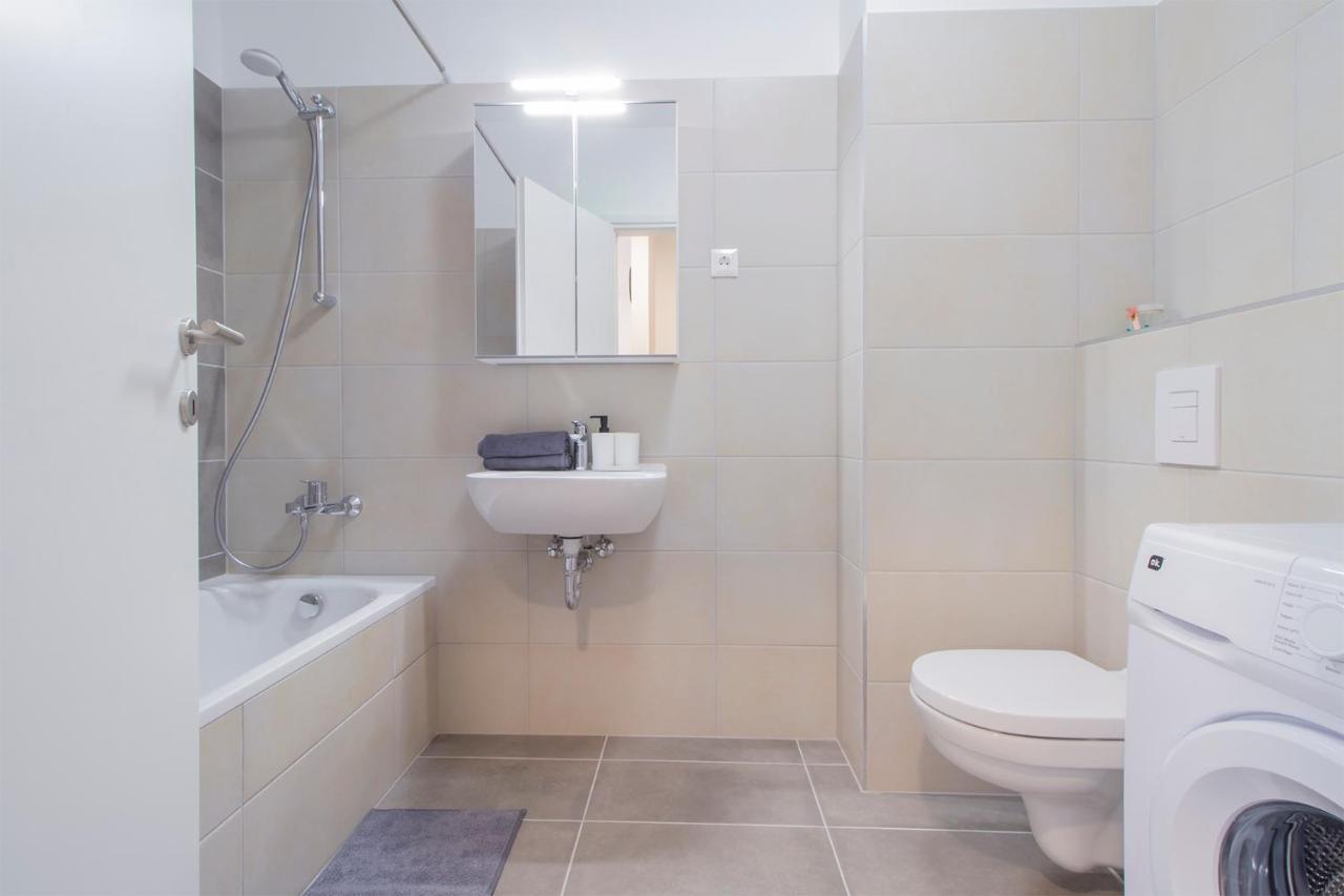 Corvin Modern Suite Budapest Esterno foto