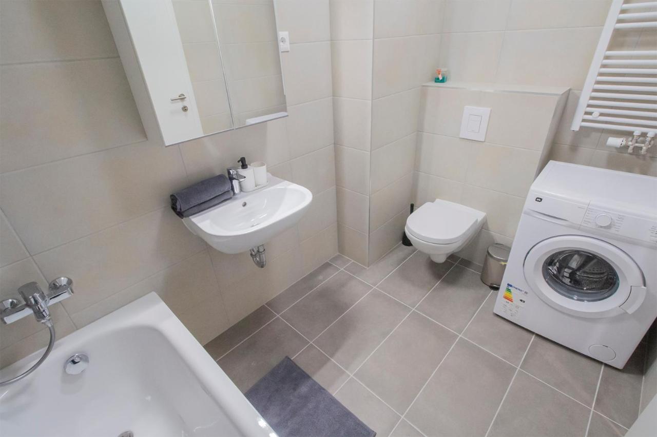 Corvin Modern Suite Budapest Esterno foto