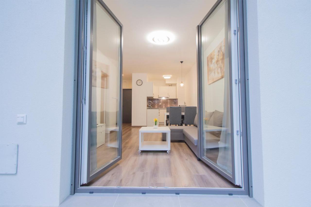 Corvin Modern Suite Budapest Esterno foto